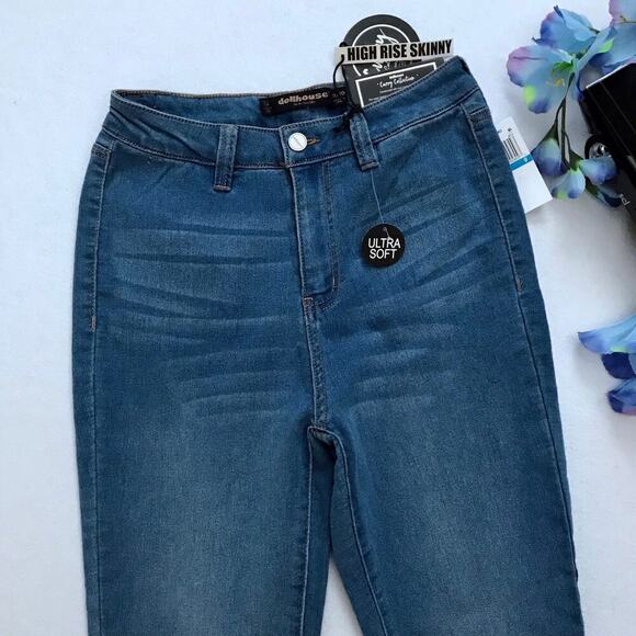 Dollhouse NWT Curvy High Rise Skinny Jeans Juniors/Women 9/10 - Picture 4 of 10